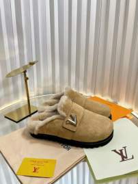 Picture of Louis Vuitton Slippers _SKULVsz35-46mnq11241058